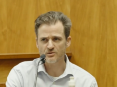 Il medico di Maui accusato di aver tentato di uccidere la moglie prende posizione e rivendica l’autodifesa