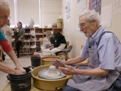 All’età di 102 anni, un uomo di New York è ancora alla ricerca della perfezione, attraverso la ceramica