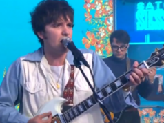 Sessioni del sabato: Theo Lawrence si esibisce "Solitario per troppo tempo"