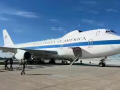 Cittadino cinese arrestato per aver fotografato l’aereo americano “del giorno del giudizio” senza permesso nel Nebraska