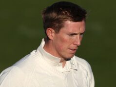 Tongue prende cinque a favore mentre le difficoltà di Crawley continuano per Kent