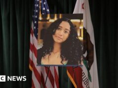 Il cantante statunitense D4vd accusato di omicidio derivante dalla morte di un’adolescente scomparsa