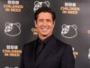 Vernon Kay si è unito al nuovo nome per candidarsi al concerto della colazione di BBC Radio 2 nel faccia a faccia di Bolton