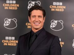 Vernon Kay si è unito al nuovo nome per candidarsi al concerto della colazione di BBC Radio 2 nel faccia a faccia di Bolton