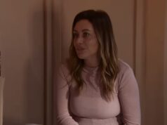 La star di Coronation Avenue, Lou, vista con la sua amica co-protagonista nella vita reale durante la seconda uscita dalla cleaning soap