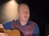 Andy Whyment di Coronation Street sorprende i fan con un video cantato dopo aver “dimenticato” il ruolo prima della soap