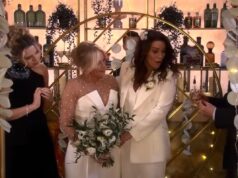 I fan di Coronation Avenue inviano lo stesso messaggio di “storia fatta” con il matrimonio di Carla Connor e Lisa Swain