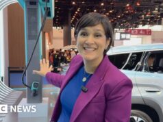 Auto volanti e ricarica in 5 minuti: l’industria cinese dei veicoli elettrici vede un’opportunità nella crisi iraniana