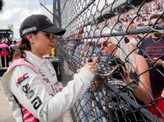 Katherine Legge partecipa alla Indy 500 con AJ Foyt Racing