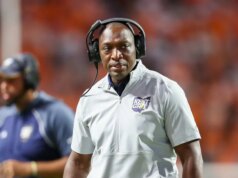 Rapporto: Kenni Burns fa causa a Kent State per licenziamento illegittimo