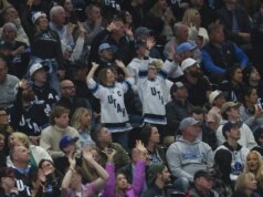 I Mammoth ospitano la prima partita di playoff in una serie 1-1 contro i Golden Knights