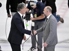 Report: Gli isolani ingaggiano il nuovo allenatore Peter DeBoer fino al 2028-29