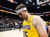 Lakers G Austin Reaves (obliquo) fuori per la stagione regolare