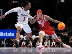 Terrence Brown dello Utah, NC State G Matthew In a position si impegna nella Carolina del Nord