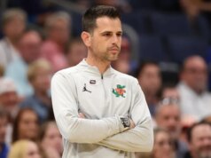 L’allenatore della Florida Todd Golden smentisce le voci sulla NBA