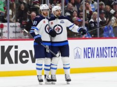 Kyle Connor, i Jets superano i Blackhawks durante gli straordinari