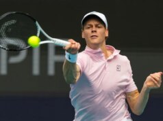 La serie di vittorie consecutive di Jannik Sinner raggiunge quota 20 mentre raggiunge i quarti di finale di Madrid