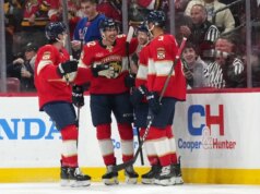 I Panthers si lanciano in un primo periodo da cinque gol per sconfiggere i Senatori