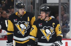 I Pens guidati da Sidney Crosby, in impennata Flyers, riportano la rivalità ai playoff