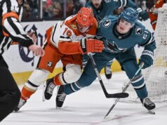 Gli Sharks stordiscono i Geese con 2 aim alla positive del terzo periodo