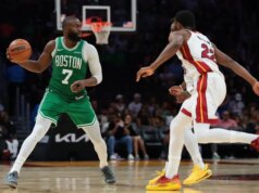 I Celtics rotolano mentre chiudono il viaggio contro i Bucks ostacolati da infortuni