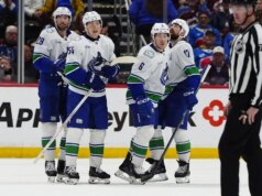 Riepilogo NHL: i peggiori Canucks della lega ottengono un grande vantaggio, scioccando ancora gli Avs