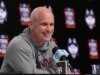 L’allenatore dell’UConn Dan Hurley rimette a fuoco gli Huskies: “Qui per suonare, non per guardare”
