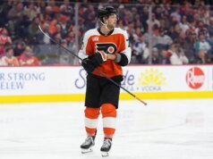 I Flyers si avvicinano alla posizione di playoff con una vittoria dominante sugli Islanders