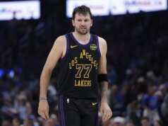 Report: la stella dei Lakers Luka Doncic (bicipite femorale) fuori a tempo indeterminato