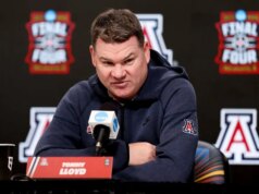 Tommy Lloyd dell’Arizona accetta un contratto di 5 anni