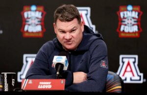 Tommy Lloyd dell’Arizona accetta un contratto di 5 anni