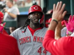 L’homer di Tyler Stephenson aiuta i Reds a rovinare la gara di apertura casalinga dei Rangers