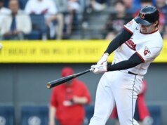 Chase DeLauter lancia un altro HR mentre i Guardiani abbattono i Cubs