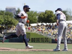 Astros accumula 18 colpi mentre sconfigge l’Atletica