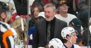 Gli isolani licenziano Patrick Roy e scelgono Pete DeBoer come allenatore