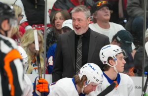Gli isolani licenziano Patrick Roy e scelgono Pete DeBoer come allenatore
