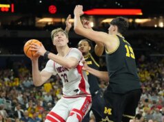 Arizona C Motiejus Krivas torna per la stagione senior