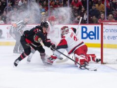 I senatori riconquistano il posto nei playoff, negando il titolo della divisione di Canes