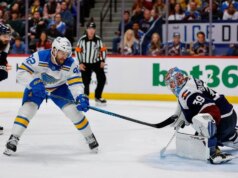 La tripletta di Robert Thomas aiuta i Blues a battere l’Avs e continuare la spinta ai playoff