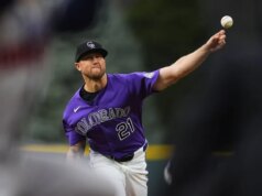 Il titolare dei Rockies Kyle Freeland si è grattato (spalla) contro Padres