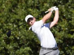 Rory McIlroy usa il birdie blitz in ritardo per portare Masters di 6 punti