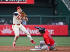 Ranger Suarez ostacola Playing cards e guadagna la prima vittoria dei Pink Sox