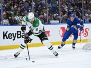 Le stelle superano i Sabres nella sparatoria e restano al caldo durante i playoff