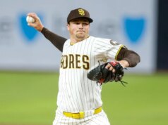 Gli ardenti Padres si sforzano di sottomettere Mike Trout, Angels