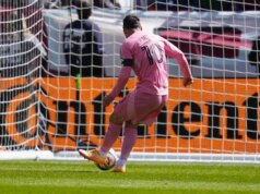 La doppietta di Lionel Messi aiuta l’Inter Miami a sconfiggere il Rapids davanti a un pubblico enorme