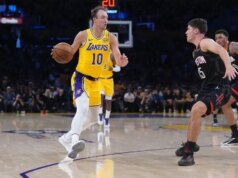 Riepilogo NBA: i 27 di Luke Kennard spingono i Lakers a superare i Rockets in Gara 1