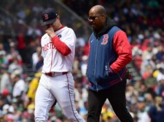 I Pink Sox piazzano RHP Sonny Grey (bicipite femorale) su IL