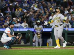 Lo sbarramento di homer a metà partita innesca il rally dell’Atletica contro i Mariners