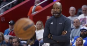 I Magic resistono al rally dei Pistons per guadagnare il comando della serie