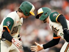 Adley Rutschman colpisce 2 dei 6 homer degli Orioles sconfiggendo i Crimson Sox